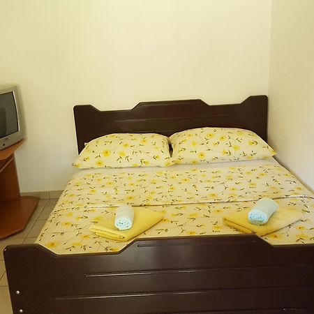 Apartments Mirakul โลปาร์ ภายนอก รูปภาพ