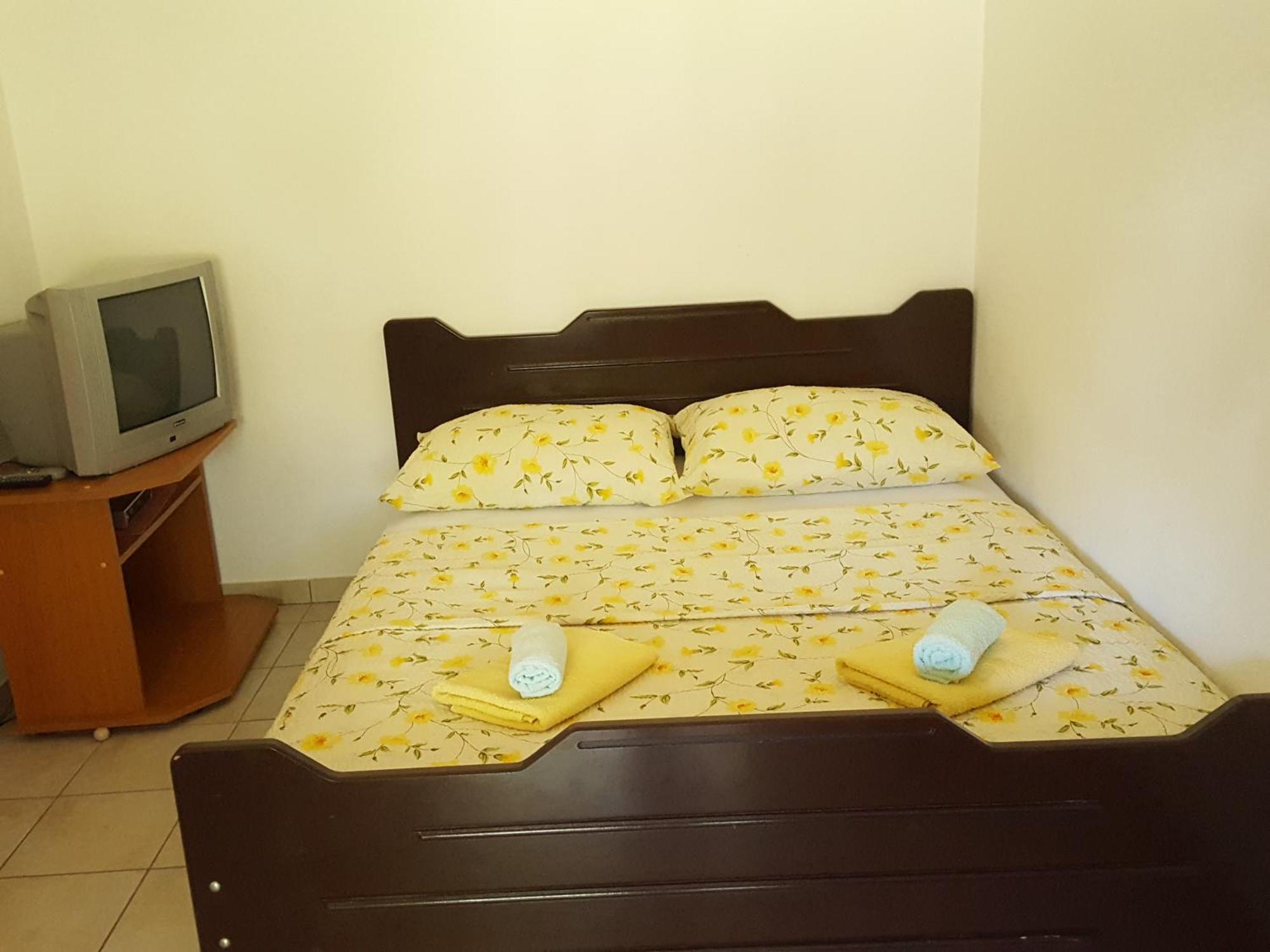 Apartments Mirakul โลปาร์ ภายนอก รูปภาพ