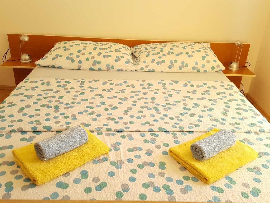Apartments Mirakul โลปาร์ ภายนอก รูปภาพ
