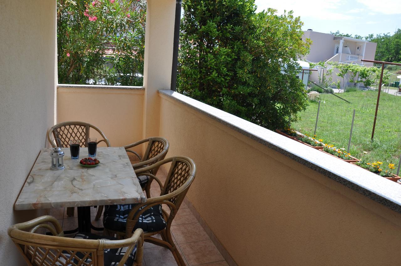 Apartments Mirakul โลปาร์ ภายนอก รูปภาพ