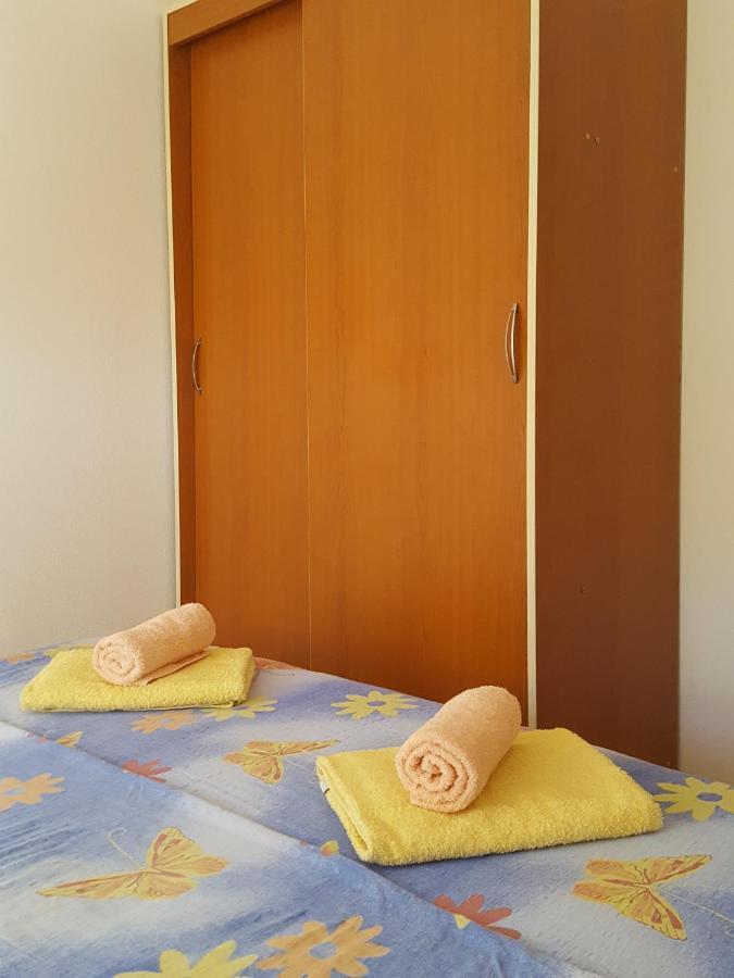 Apartments Mirakul โลปาร์ ภายนอก รูปภาพ